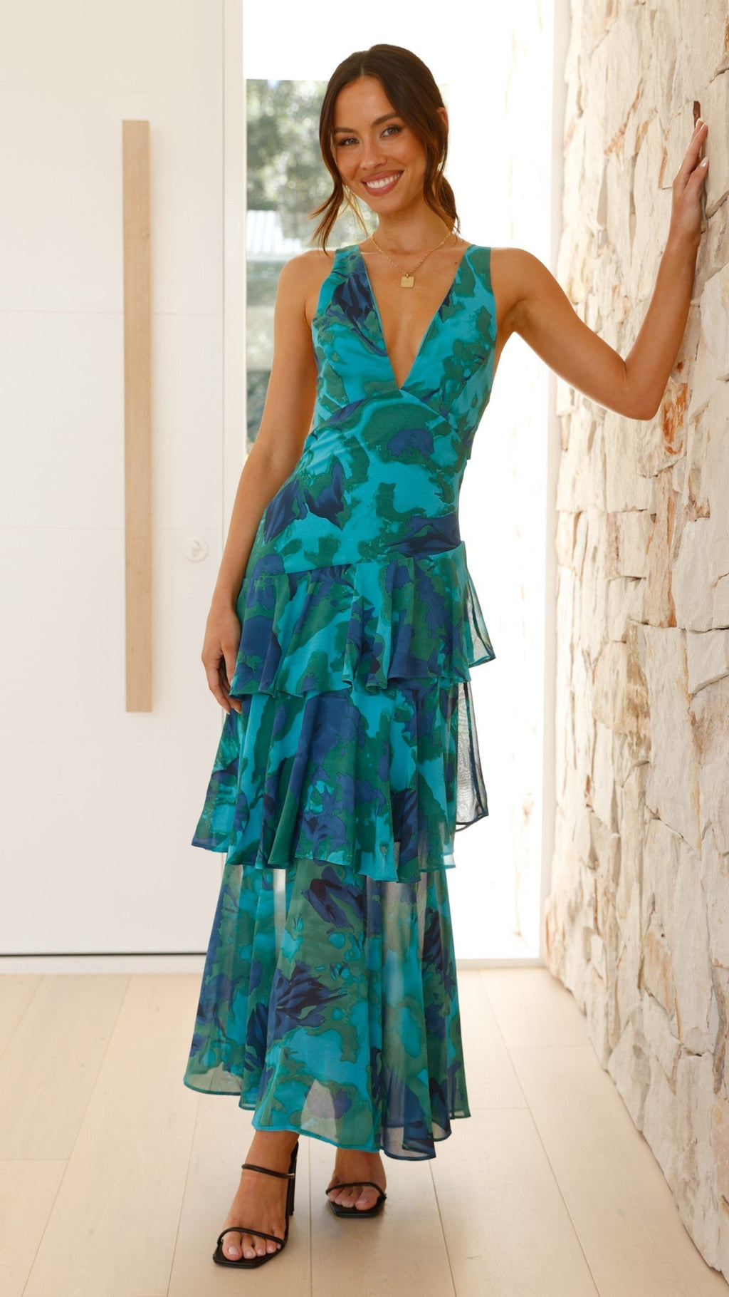 Alana | Women’s Floral Print Backless Wedding Guest Dress
