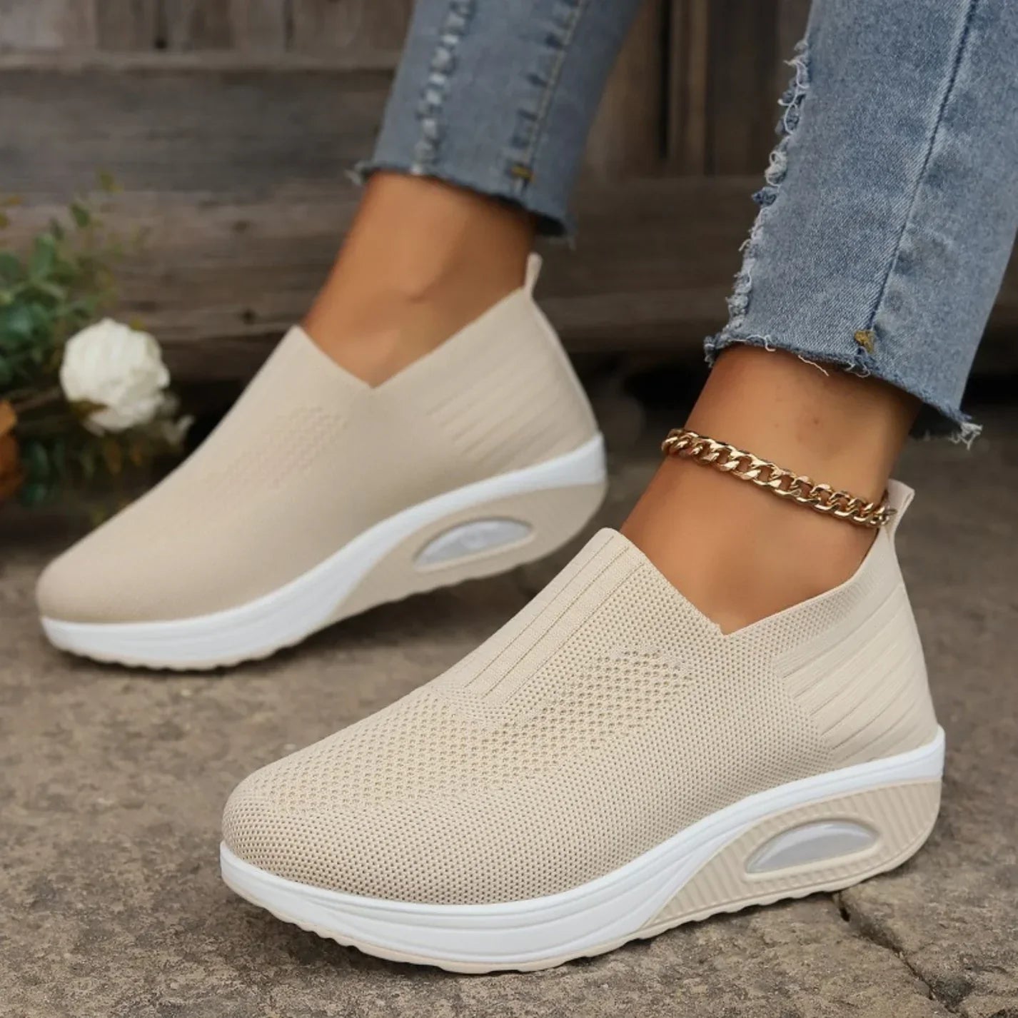 Anette | Women’s Flexible Round Toe Slip On Sneakers