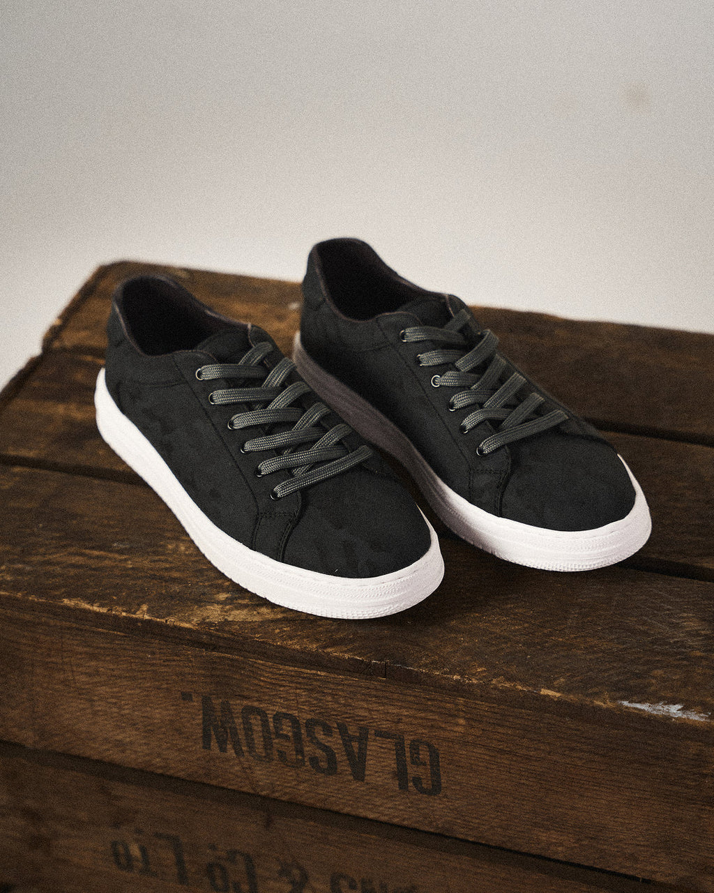 Blair | Men’s Round Toe Low Top Lace Up Sneakers
