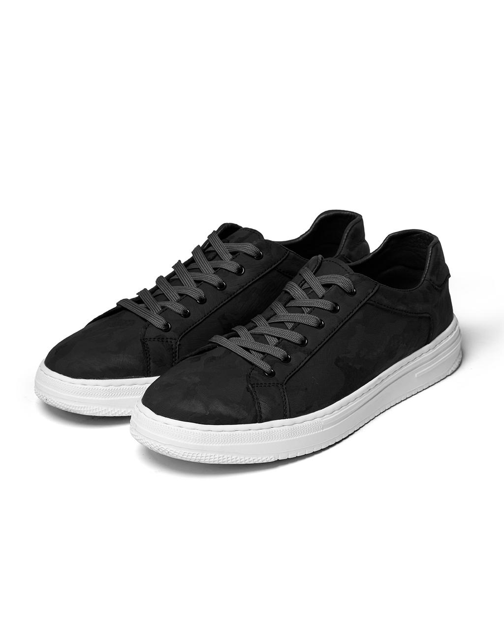 Blair | Men’s Round Toe Low Top Lace Up Sneakers