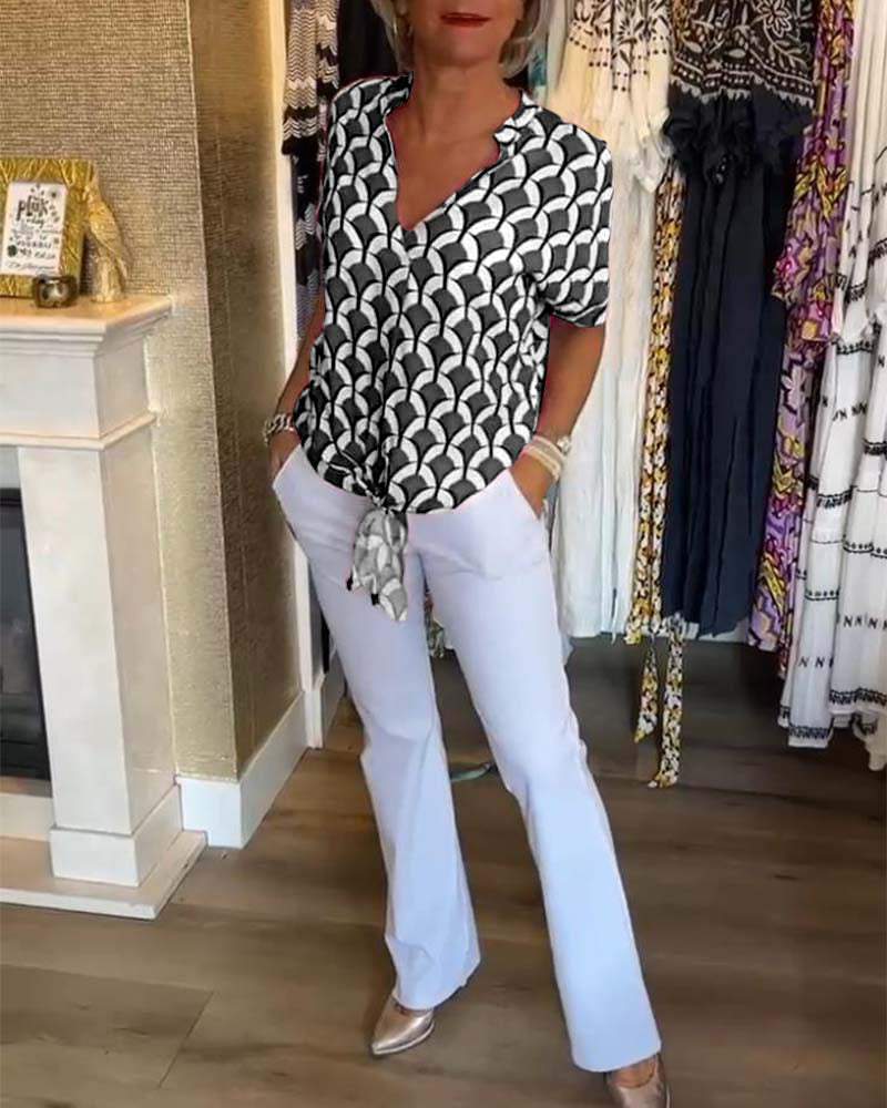 Bronwen | Women’s Scallop Print V Neck Summer Top