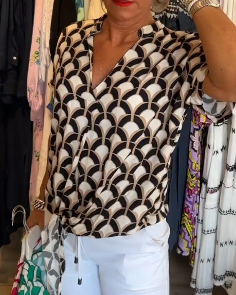 Bronwen | Women’s Scallop Print V Neck Summer Top