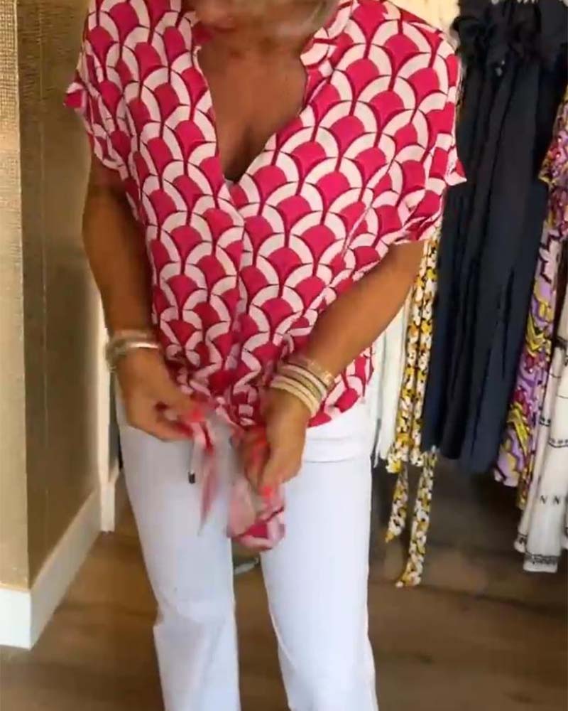Bronwen | Women’s Scallop Print V Neck Summer Top