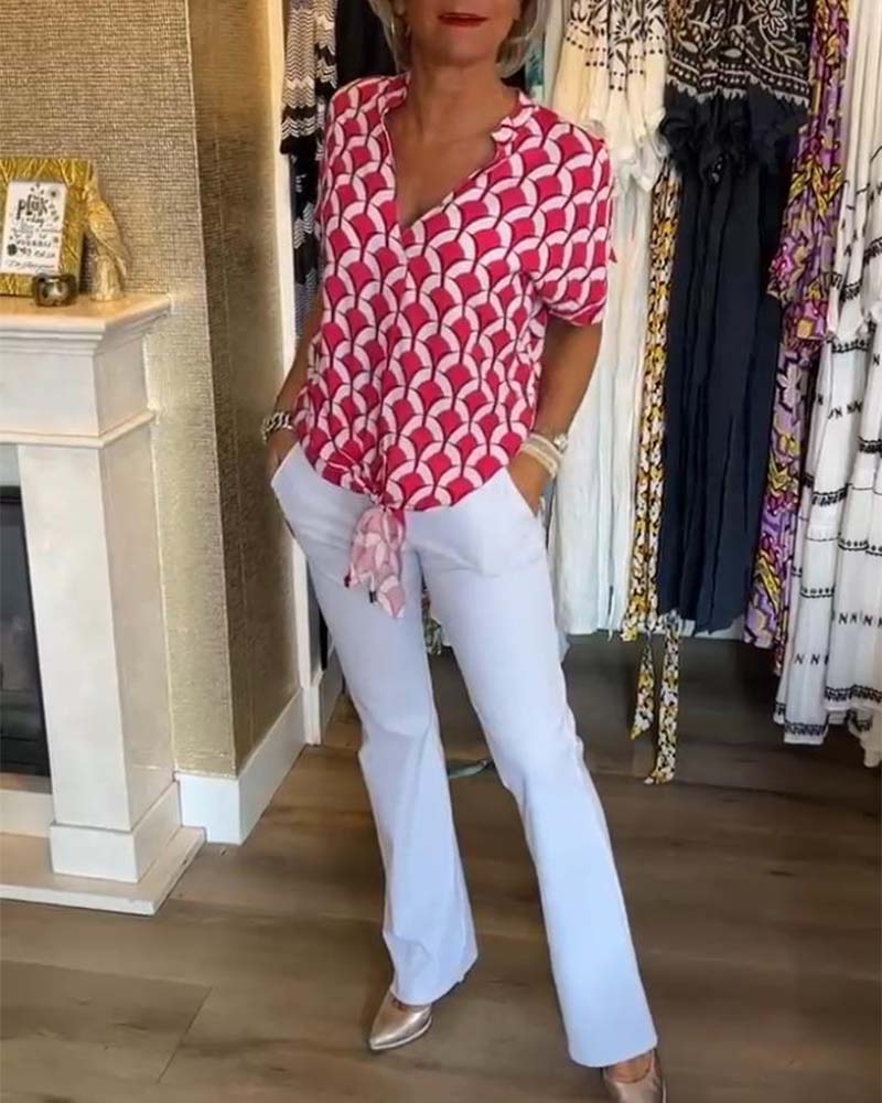 Bronwen | Women’s Scallop Print V Neck Summer Top