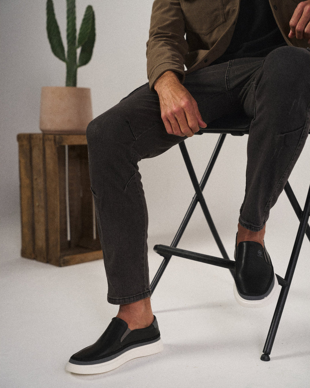 Frederick | Men's Round Toe Low Top Slip-On Dress Shoes