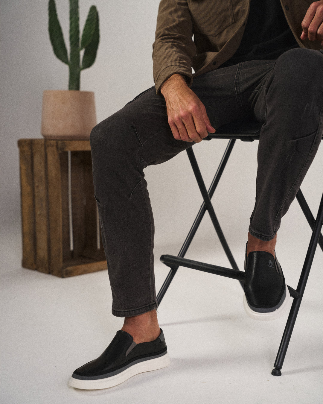 Frederick | Men's Round Toe Low Top Slip-On Dress Shoes