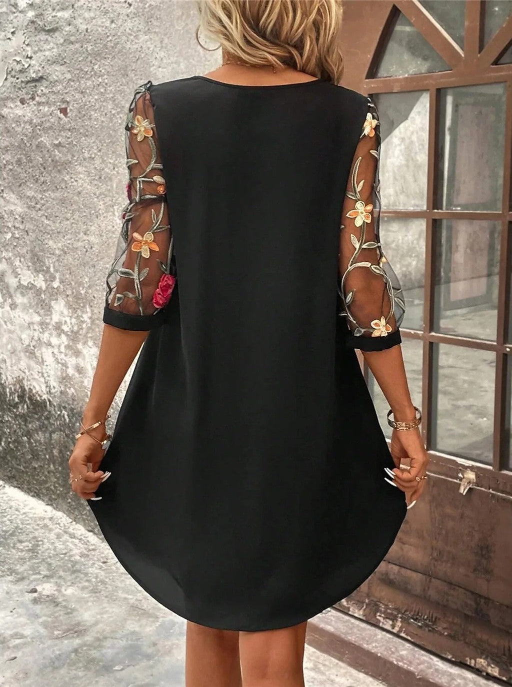 Hermione | Women’s Short Sleeve Floral Round Neck Mini Dress