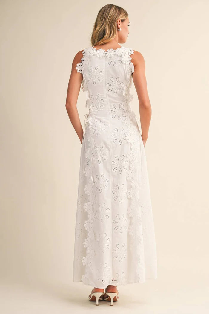 Leighton | Women’s Sleeveless Floral Round Neck Flowy Maxi Dress