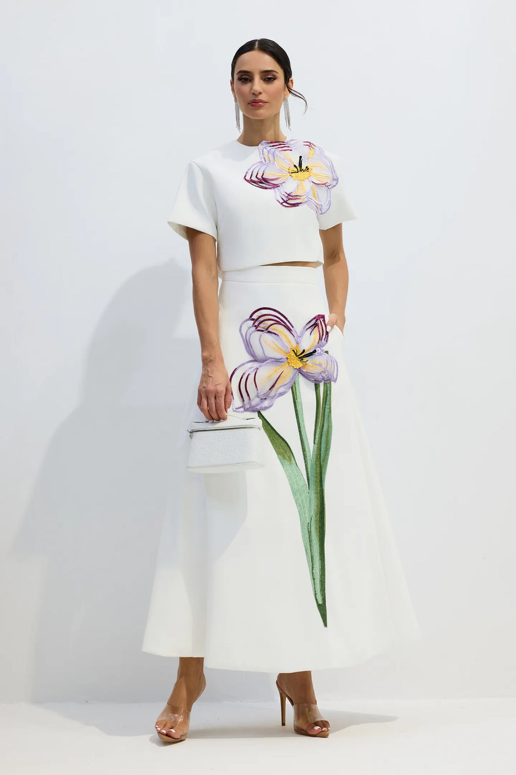 Yolanda | Women’s Short Sleeve Floral Applique Round Neck Two Piece Set