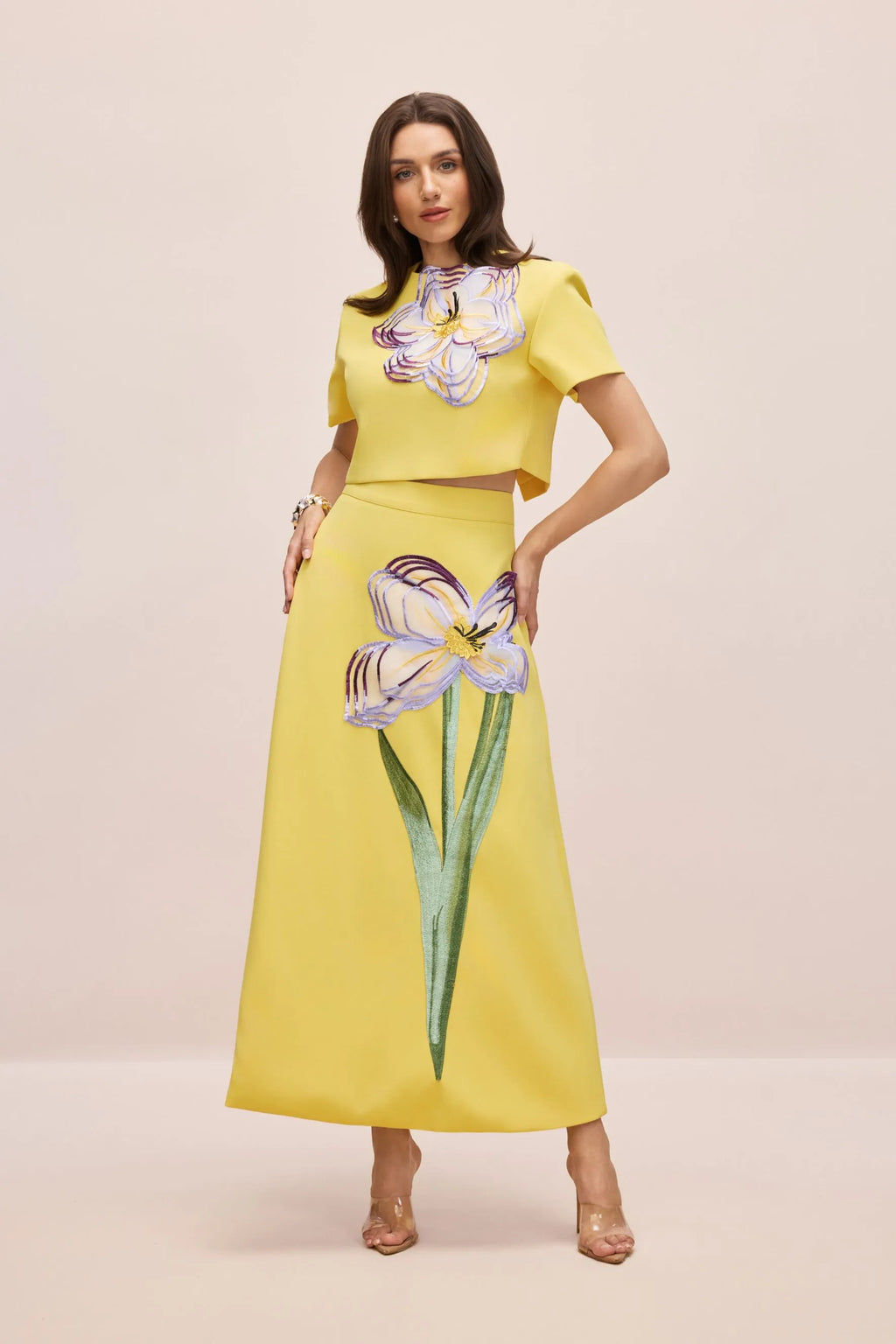 Yolanda | Women’s Short Sleeve Floral Applique Round Neck Two Piece Set