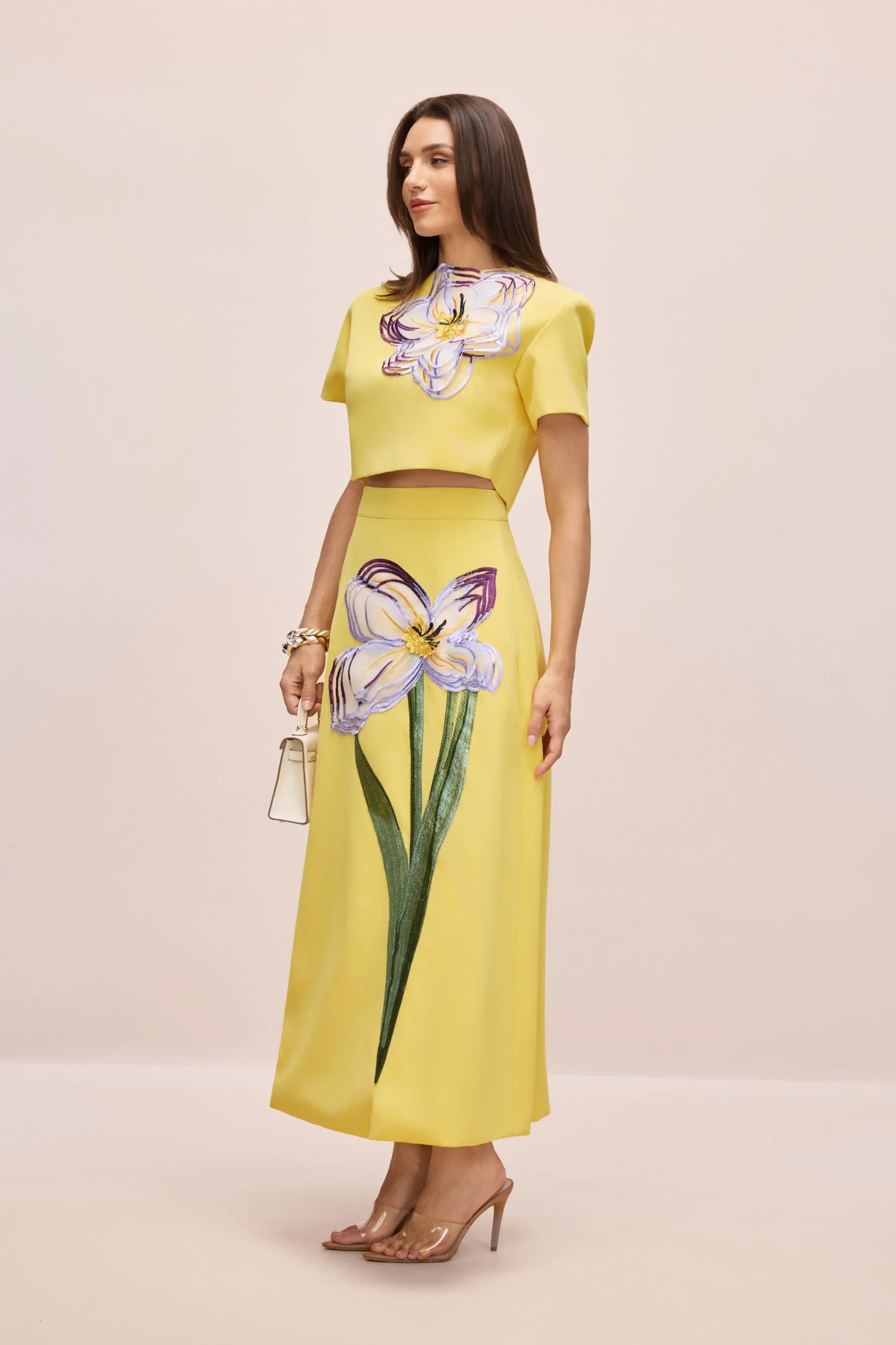 Yolanda | Women’s Short Sleeve Floral Applique Round Neck Two Piece Set