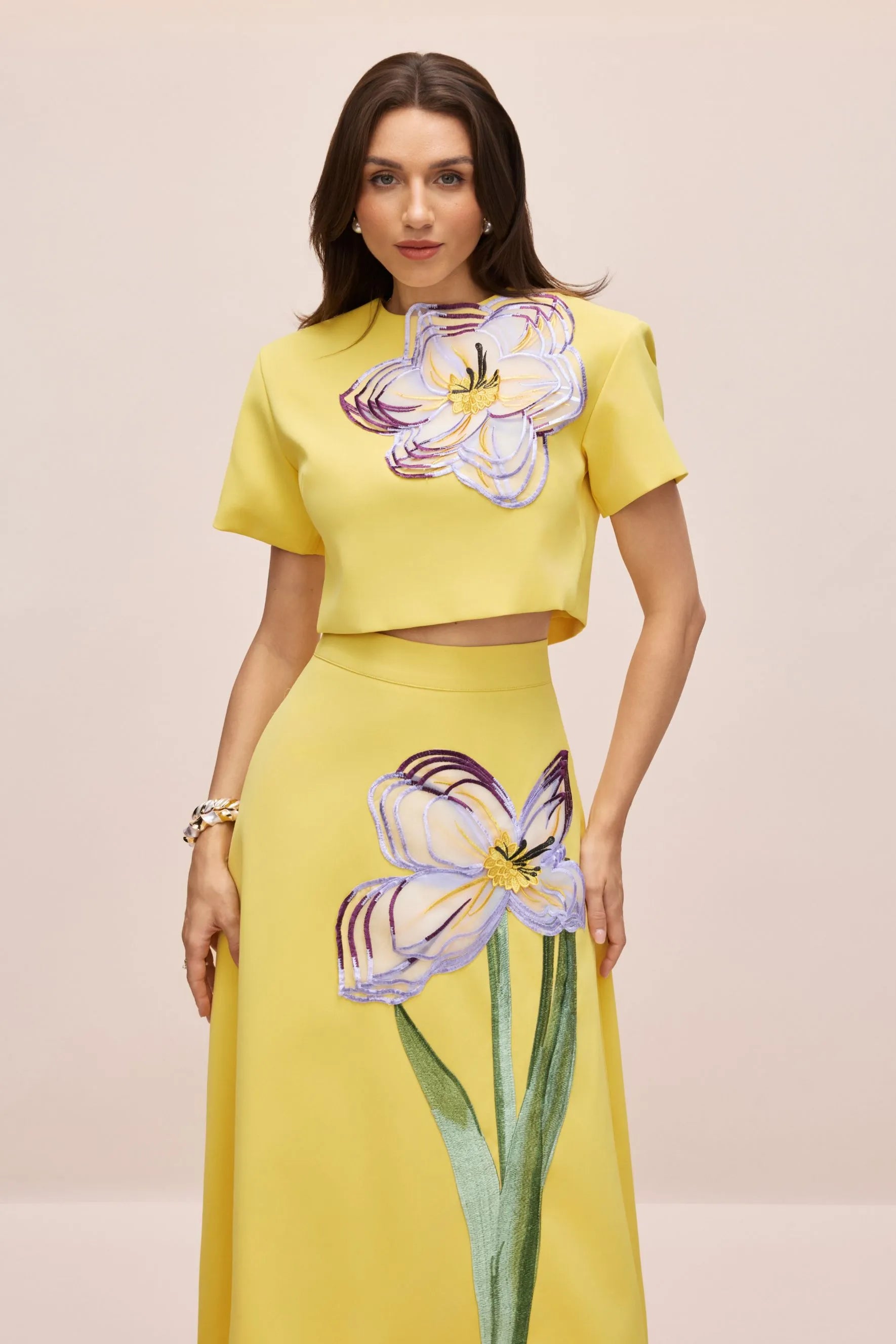 Yolanda | Women’s Short Sleeve Floral Applique Round Neck Two Piece Set