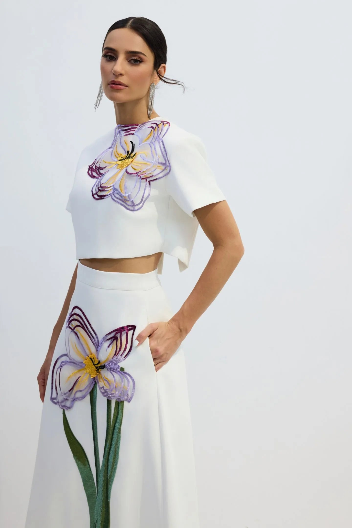 Yolanda | Women’s Short Sleeve Floral Applique Round Neck Two Piece Set