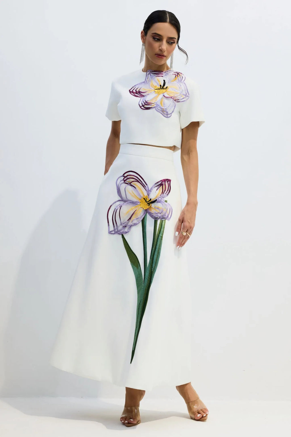 Yolanda | Women’s Short Sleeve Floral Applique Round Neck Two Piece Set
