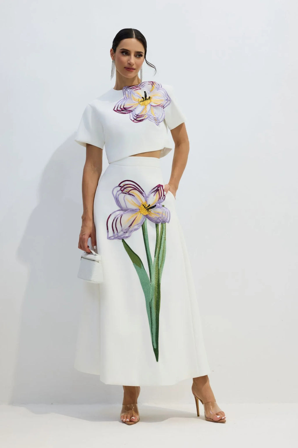 Yolanda | Women’s Short Sleeve Floral Applique Round Neck Two Piece Set