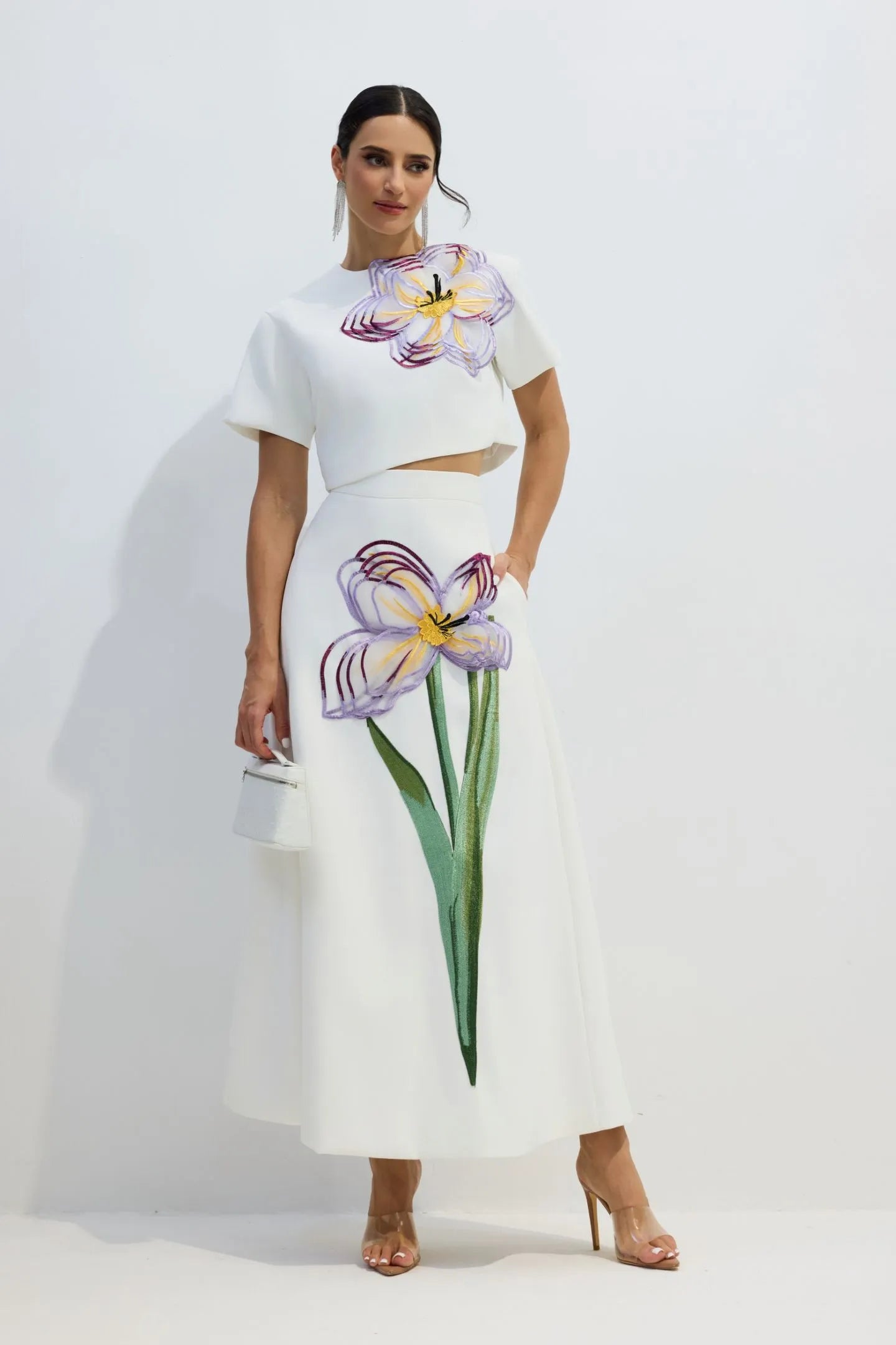 Yolanda | Women’s Short Sleeve Floral Applique Round Neck Two Piece Set