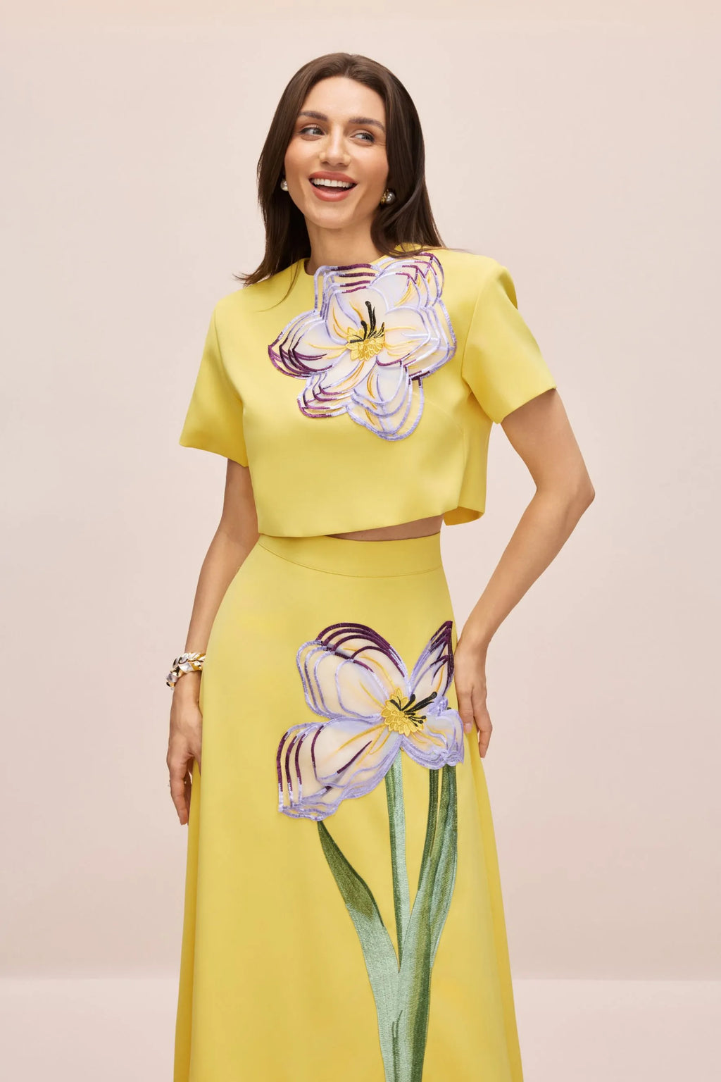 Yolanda | Women’s Short Sleeve Floral Applique Round Neck Two Piece Set